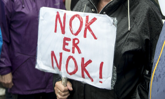 image: Faktasjekk: Hvem bestemmer om vi skal betale bompenger?